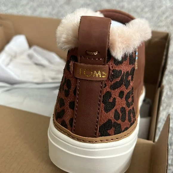 Brand new Tom’s boots - Picture 3 of 3